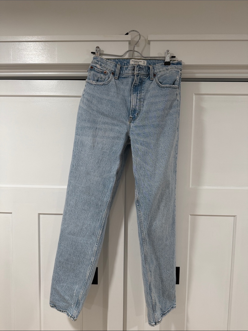 Abercrombie & Fitch Light Blue '90s High-Rise Jeans